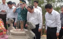 Phó Thủ tướng Nguyễn Xuân Phúc viếng mộ Đại tướng Võ Nguyên Giáp