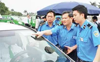 Dán phù hiệu cho taxi: Giải pháp có khả thi?