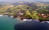 Chìm tàu du lịch Indonesia, 15 người mất tích