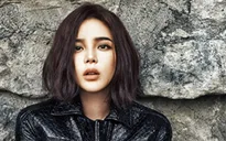 Park Si Yeon u buồn trên Cosmopolitan
