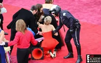 Jennifer Lawrence vồ ếch lần 2 ở Oscar