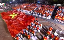 Hàng nghìn người hát vang Tiến quân ca giữa biển trời
