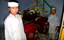 “Ba mẹ đi rồi, ai sẽ lo cho các con đây?”