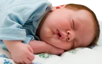 Trẻ ngủ ít có nguy cơ béo phì