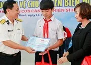 Trao 64 học bổng cho con chiến sỹ hải quân có hoàn cảnh khó khăn