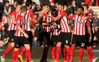 Vòng 9 Premier League 2014/15: "Hiện tượng" Southampton tiếp tục thăng hoa, Liverpool, Man City gây vọng