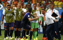 Van Gaal và Van Persie "thắng lớn" tại Hà Lan