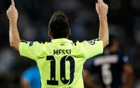 Ajax 0-2 Barcelona: Messi đi vào lịch sử Champions League