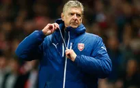 Arsenal thua sốc, HLV Wenger "lo sốt vó"
