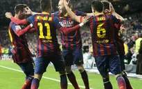 Iniesta bảo vệ Barcelona bất chấp lệnh cấm chuyển nhượng