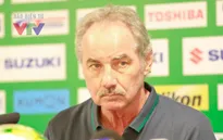 HLV Alfred Riedl: Indonesia thua vì thể lực