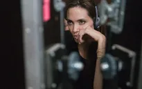 Angelina Jolie gặp tai nạn xe