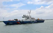 Điều tàu Cảnh sát biển cứu ngư dân bị thương nặng