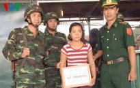 Bắt đối tượng bị truy nã về hành vi buôn người ngay tại cửa khẩu