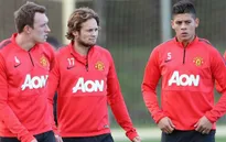 HLV Van Gaal lo “sốt vó” vì hàng thủ Man Utd rủ nhau chấn thương