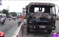 TP.HCM: Đang lưu thông, xe container bốc cháy dữ dội