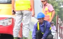 Giải tỏa rào chắn gây ùn tắc giao thông tại Hà Nội