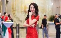 Á hậu Thụy Vân xinh đẹp trong những thiết kế chất liệu ren