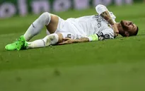 Sergio Ramos hóa… thợ lặn sau trận thắng Shakhtar