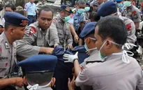 Indonesia: Máy bay quân sự lao xuống khu dân cư chỉ 2 phút sau khi cất cánh