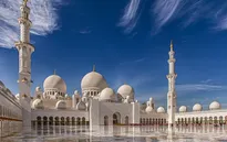 Choáng ngợp trước đại thánh đường lộng lẫy ở Abu Dhabi