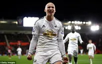 Shelvey lập siêu phẩm hạ Southampton, giúp Man Utd giữ hạng 3
