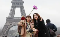 Gậy tự sướng bị cấm tiệt tại Paris