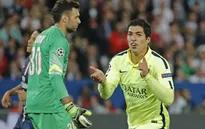 Suarez lạnh lùng "kết liễu" PSG ngay tại Parc des Princes