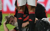 Tin dữ cho Man Utd: Luke Shaw nghi gãy đôi xương chân, có thể nghỉ hết mùa