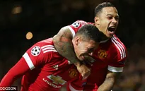 Juan Mata kiến tạo tuyệt hảo, Smalling ghi bàn đẳng cấp như tiền đạo