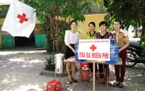 Trà đá miễn phí phục vụ thí sinh và phụ huynh