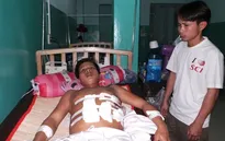 Anh trai tử vong vì đá đè, em trai nguy kịch vì ngã giàn giáo