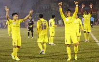Chơi hơn người, SLNA thắng dễ Hà Nội T&T
