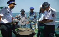 Cảnh sát biển Việt Nam bắt tàu chở 611.000 lít dầu trái phép