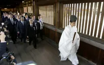 Quan chức Nhật Bản thăm đền Yasukuni