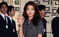 Park Shin Hye "kém xinh" tại show diễn của Chanel