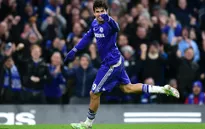 Man City hụt bước trước Everton, Chelsea độc chiếm ngôi đầu