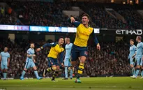 Arsenal bất ngờ đả bại Man City trên sân Etihad