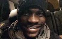 Balotelli sung sướng sau bàn thắng đầu tiên tại NHA cho Liverpool