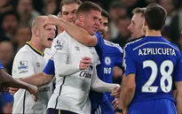 HLV Mourinho tức tối khi bị hỏi về nghi án Ivanovic cắn người