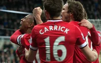 Newcastle 0-1 Man Utd: Chích chòe tặng quà phút 89