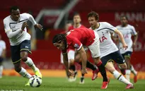 Bị "lưu đày" xuống tuyển trẻ Man Utd, Falcao tiếp tục thi đấu thất vọng