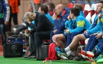 Arsene Wenger sắp thoát khỏi “con tàu đắm” Arsenal?