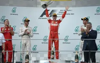 F1 Malaysian GP: Đánh bại Lewis Hamilton, Sebastian Vettel lên ngôi vô địch