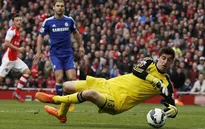 Courtois bất ngờ "đòi" tương lai tại Chelsea