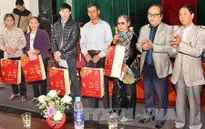Hội Nhà báo Việt Nam tặng 500 suất quà Tết cho người nghèo