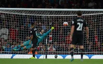 Arsenal 0-0 Liverpool: “Sốc” trước pha cứu thua không tưởng của Petr Cech