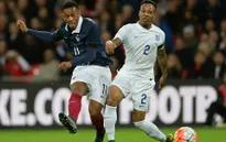 Martial chống nạng rời Wembley, CĐV Man Utd tái mặt