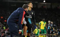 Hòa thất vọng Norwich, Arsenal mất luôn Koscielny, Sanchez