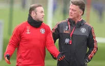 Man Utd họp khẩn: Rooney đòi Van Gaal từ bỏ lối chơi nhàm chán